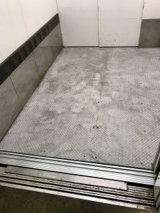 エレベーターの床板交換作業イメージ4