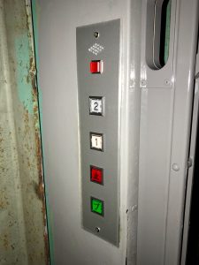 エレベーター、簡易リフトの部品交換イメージ4